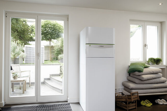 flexocompact Sole-/Wasser-Wärmepumpe mit integriertem Warmwasserspeicher