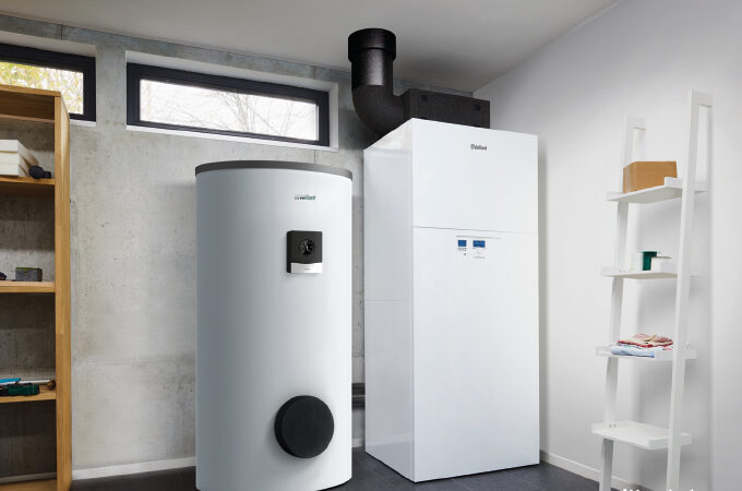 versotherm-plus-und-unistor-plus Hocheffiziente Wärmepumpe mit Wärmespeicher kombiniert